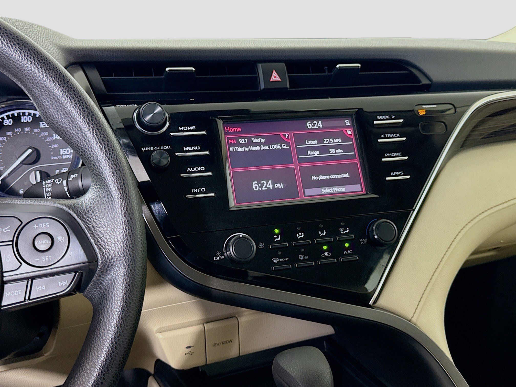 Used 2018 Toyota Camry LE w/ Convenience Package FWD image 18