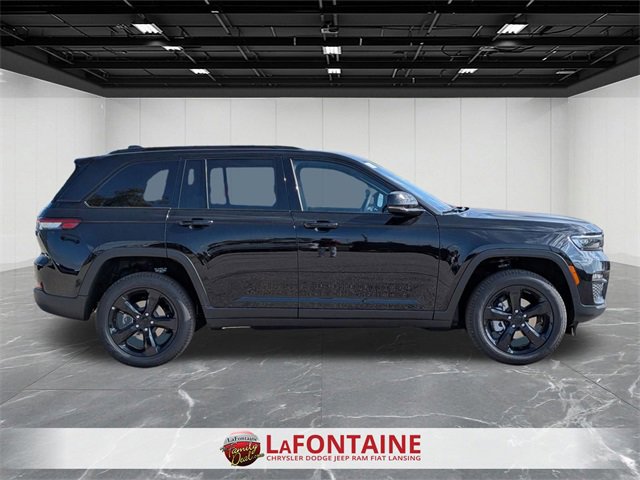 New 2025 Jeep Grand Cherokee Limited w/ Black Appearance Package image 6