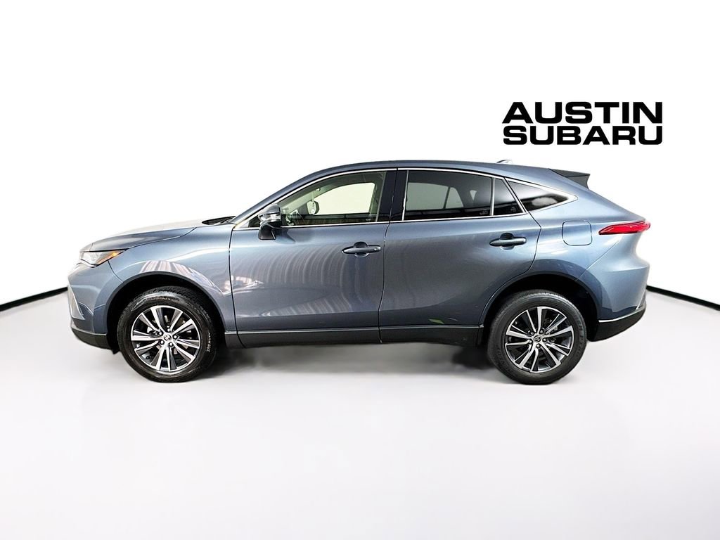 Used 2022 Toyota Venza LE image 4