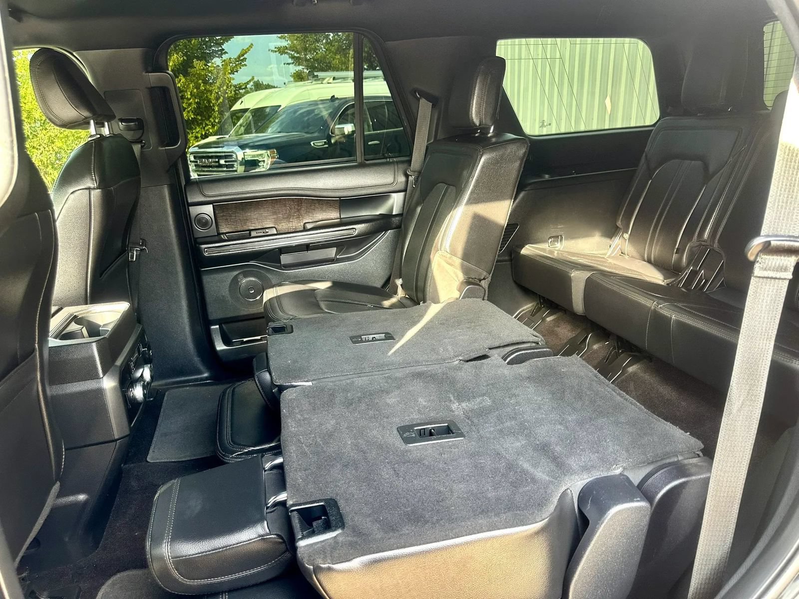 Used 2021 Ford Expedition Limited RWD image 14