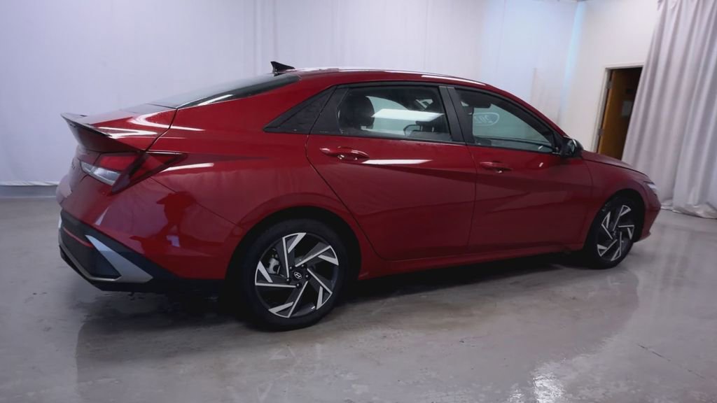 Used 2025 Hyundai Elantra Sport w/ Cargo Package image 8