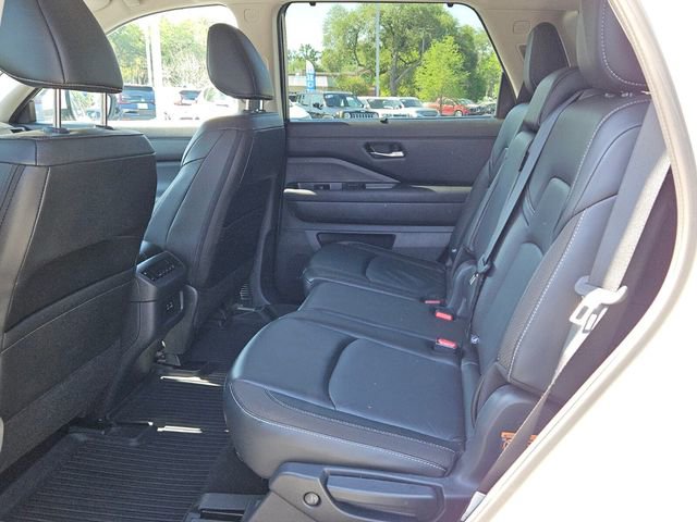 Used 2023 Nissan Pathfinder SL w/ Lighting Package (N92) image 11
