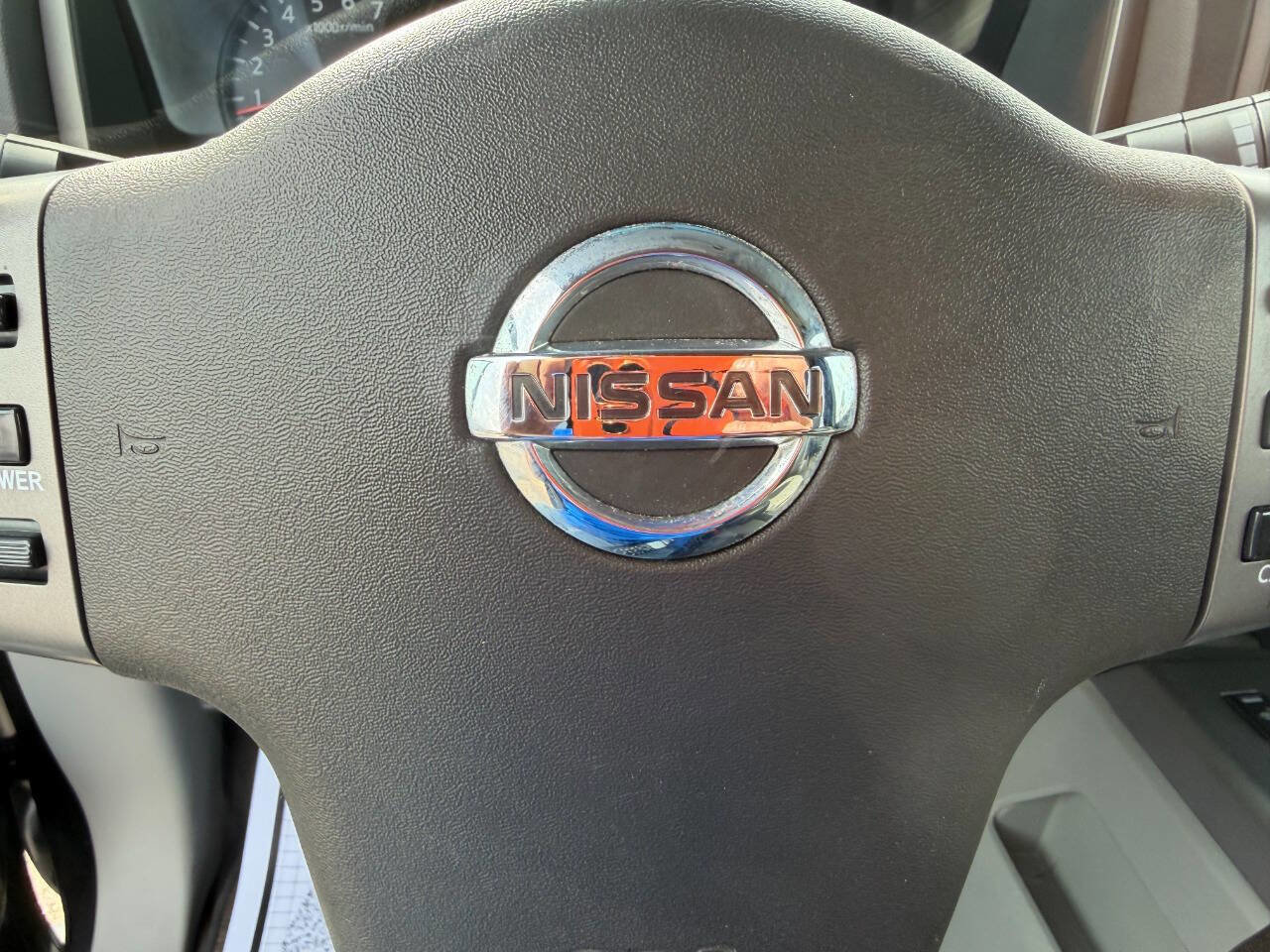 Used 2004 Nissan Titan LE w/ (Tow) Big Tow Pkg image 19