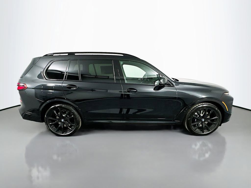 Used 2026 BMW X7 xDrive40i w/ M Sport Package AWD/4WD image 4