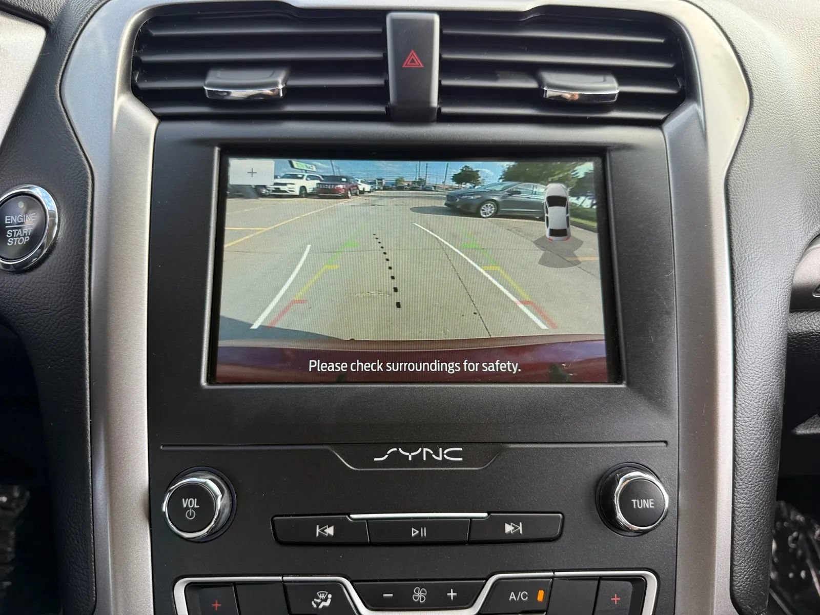 Used 2020 Ford Fusion SE FWD image 32