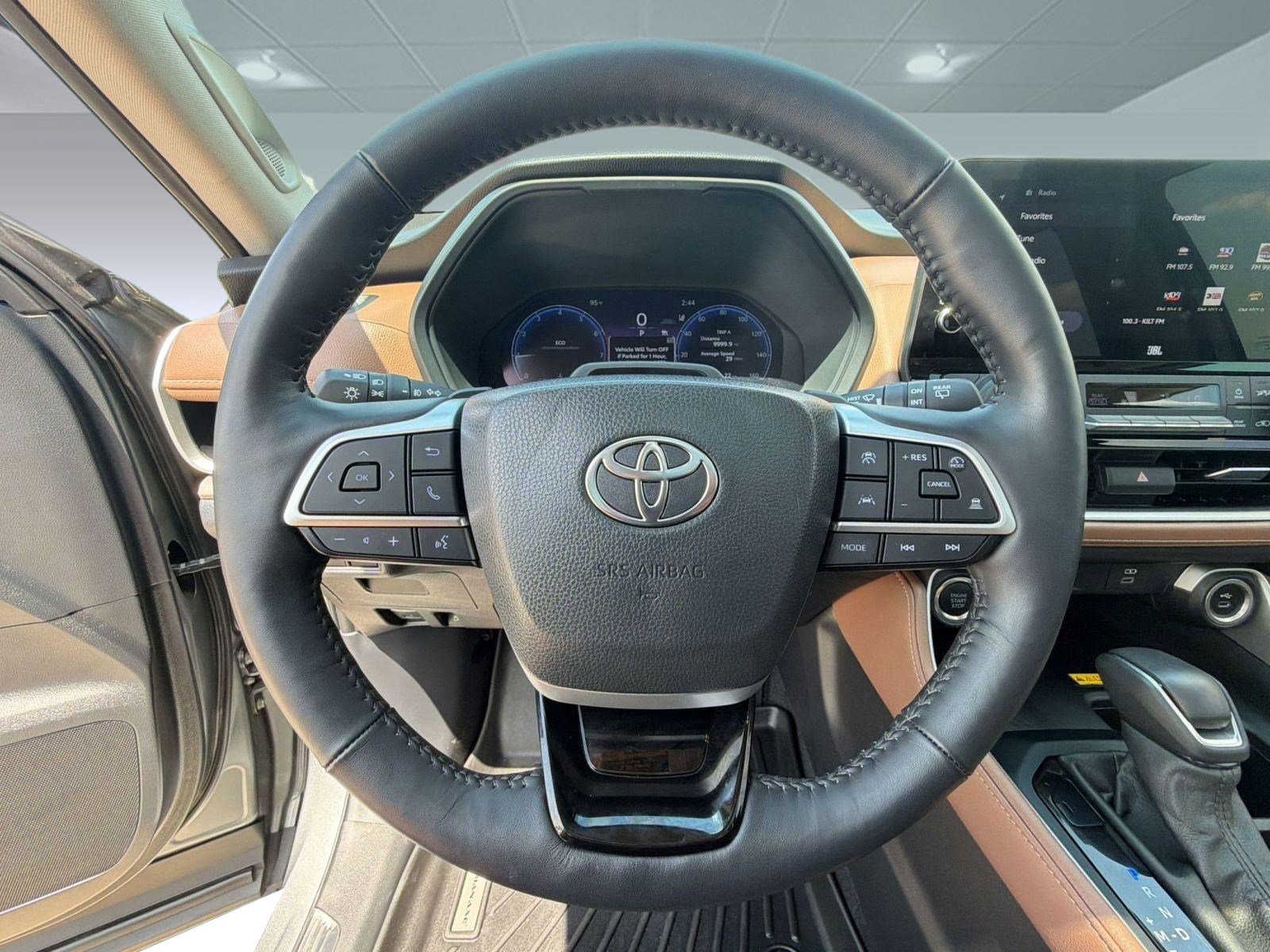 Used 2025 Toyota Grand Highlander AWD image 16
