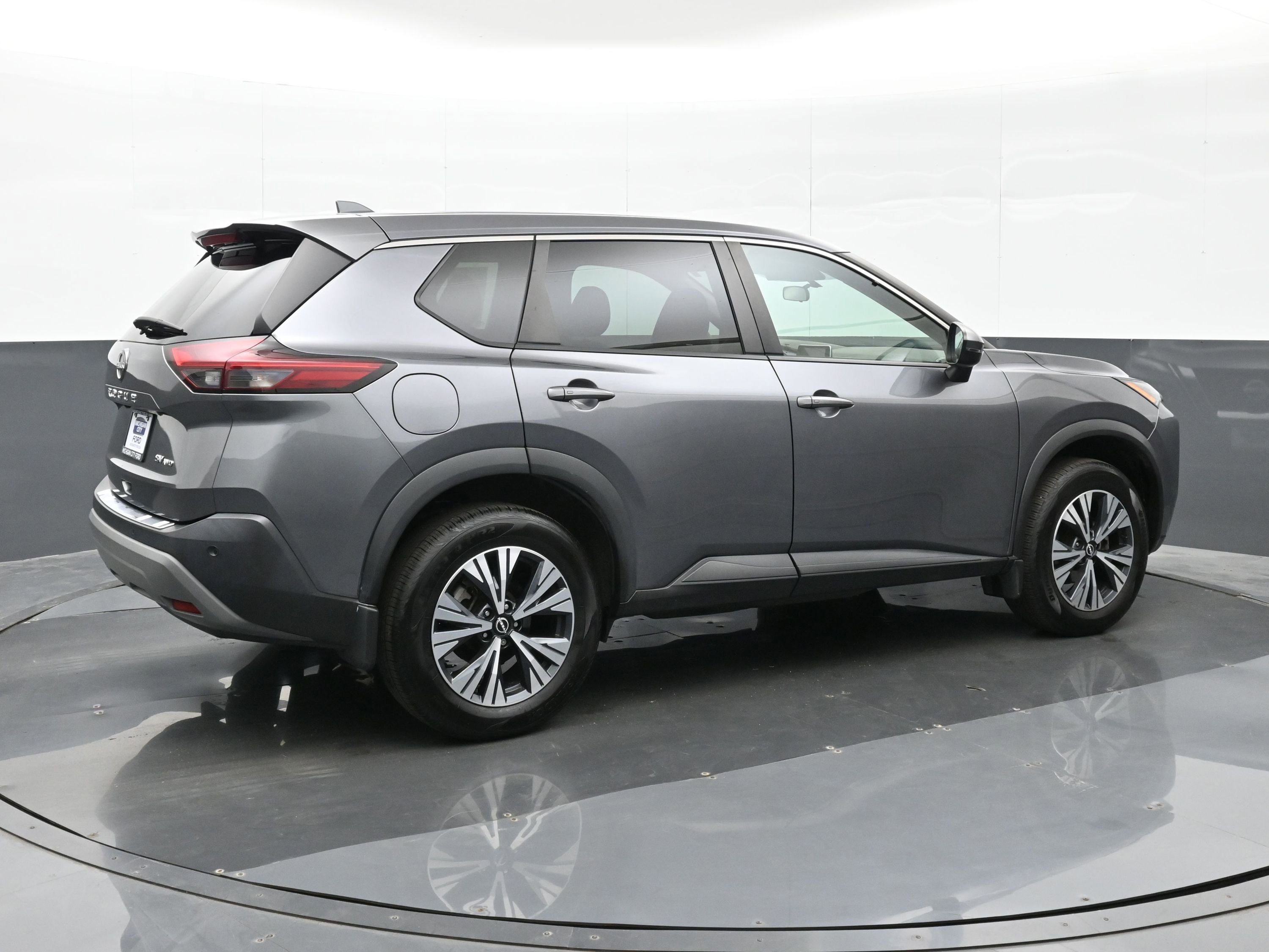 Used 2022 Nissan Rogue SV image 4