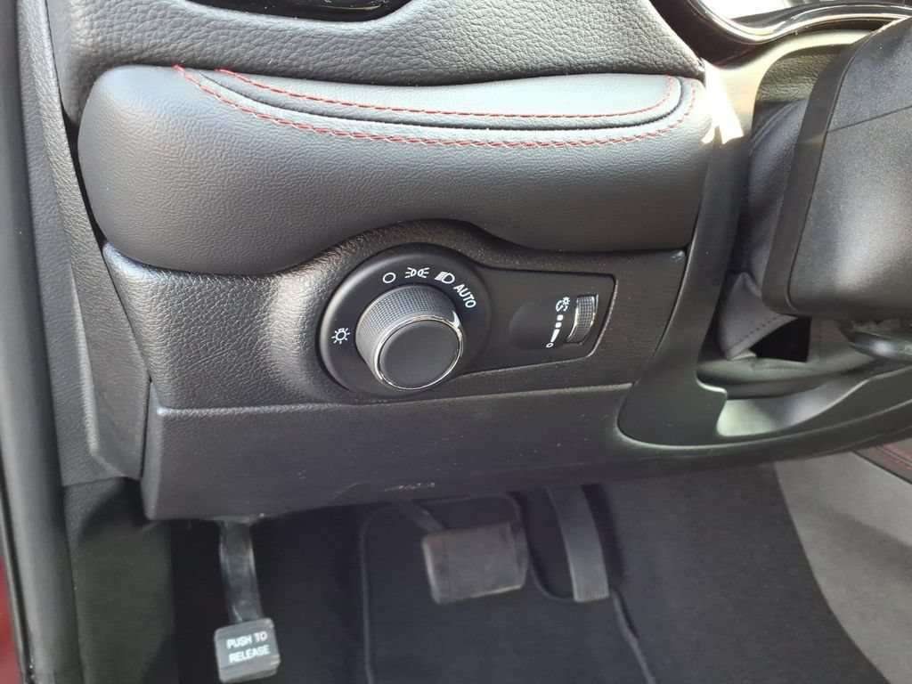 Certified 2025 Dodge Durango GT AWD/4WD image 8