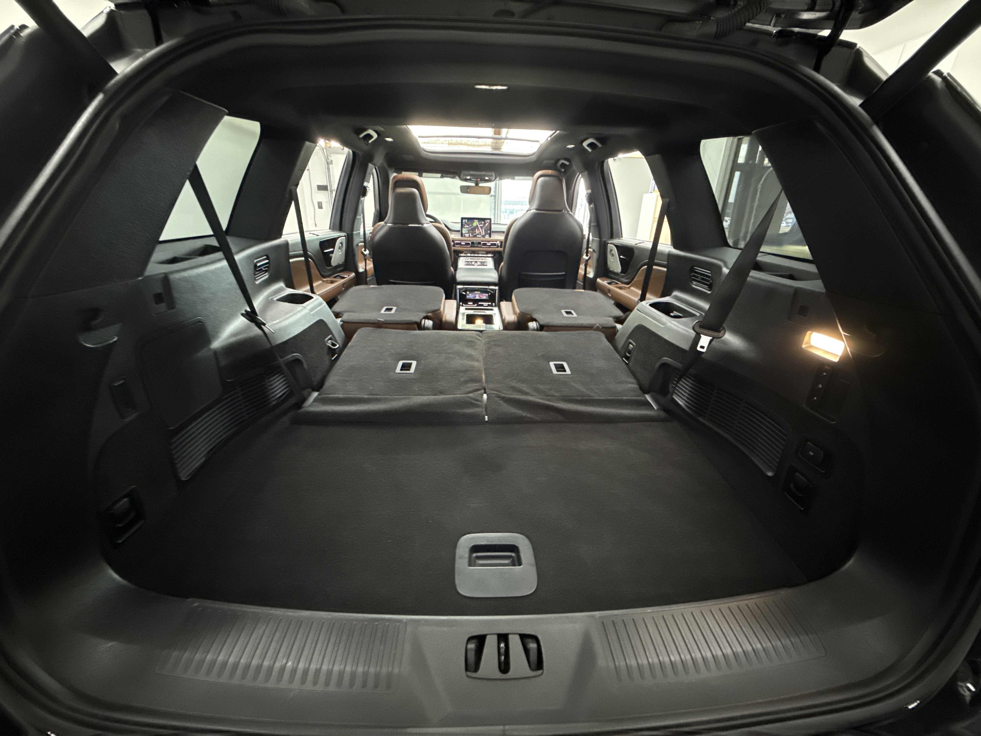 Used 2023 Lincoln Aviator Reserve w/ Equipment Group 201A image 31