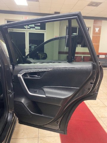 Used 2021 Toyota RAV4 LE FWD image 16