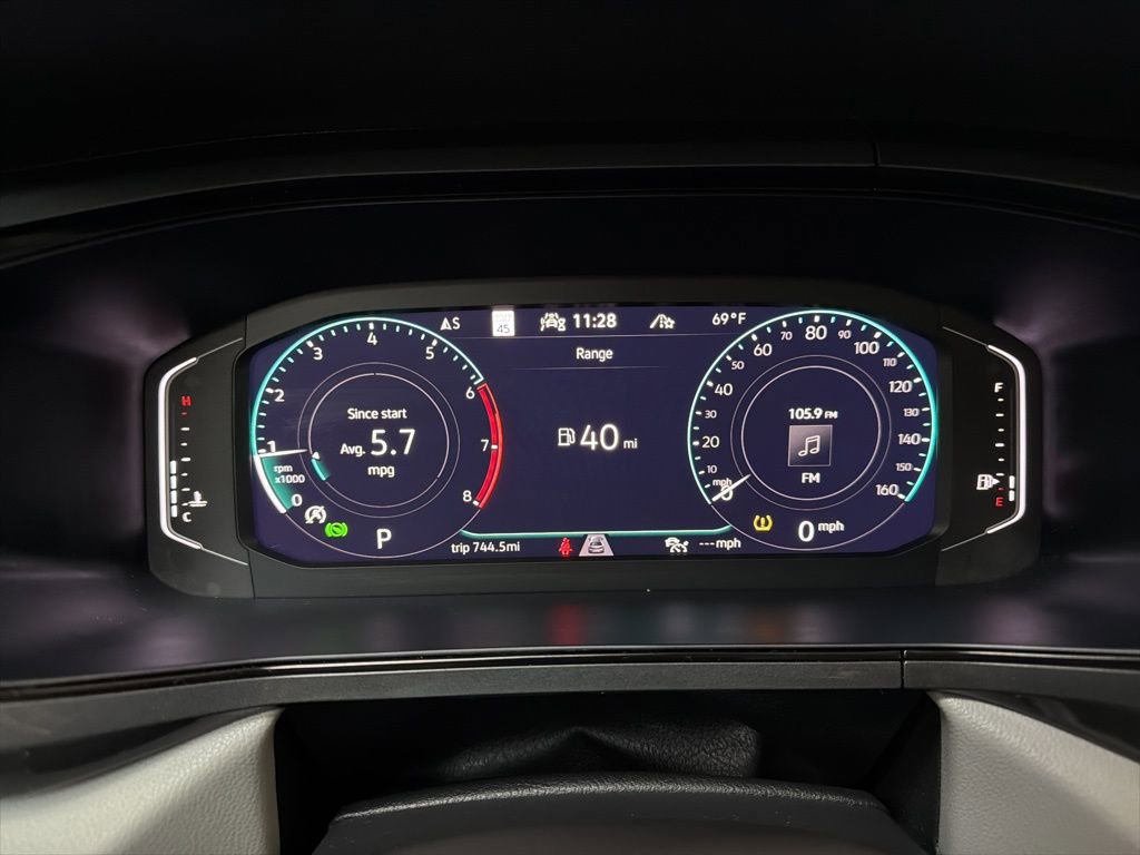 Used 2022 Volkswagen Taos SEL image 26