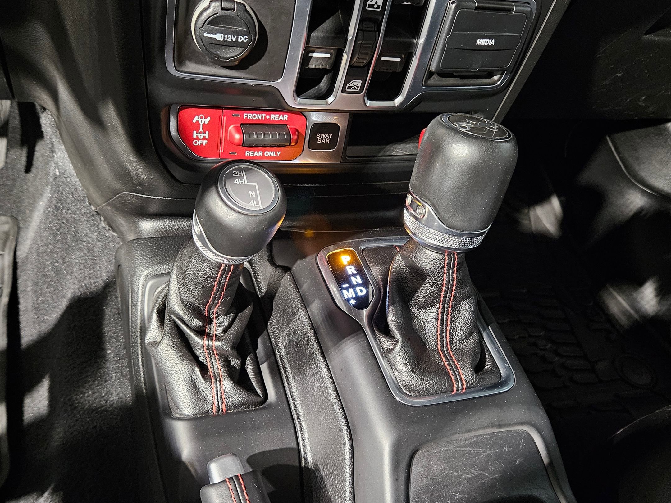 Used 2018 Jeep Wrangler Unlimited Rubicon image 32