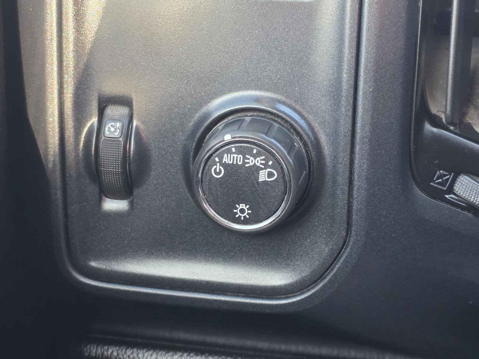 Used 2014 GMC Sierra 1500 w/ Sierra Convenience Package image 11