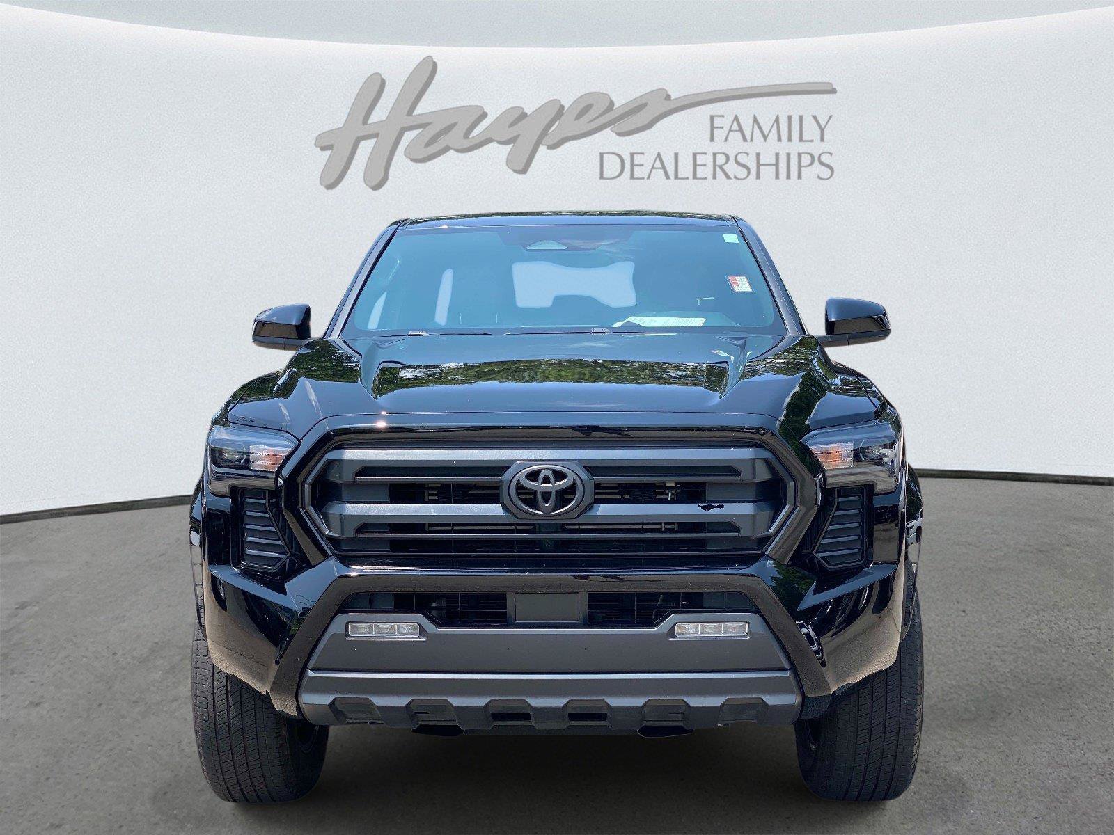 Used 2024 Toyota Tacoma SR5 AWD/4WD image 11