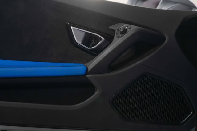 Used 2023 Lamborghini Huracan EVO RWD image 15