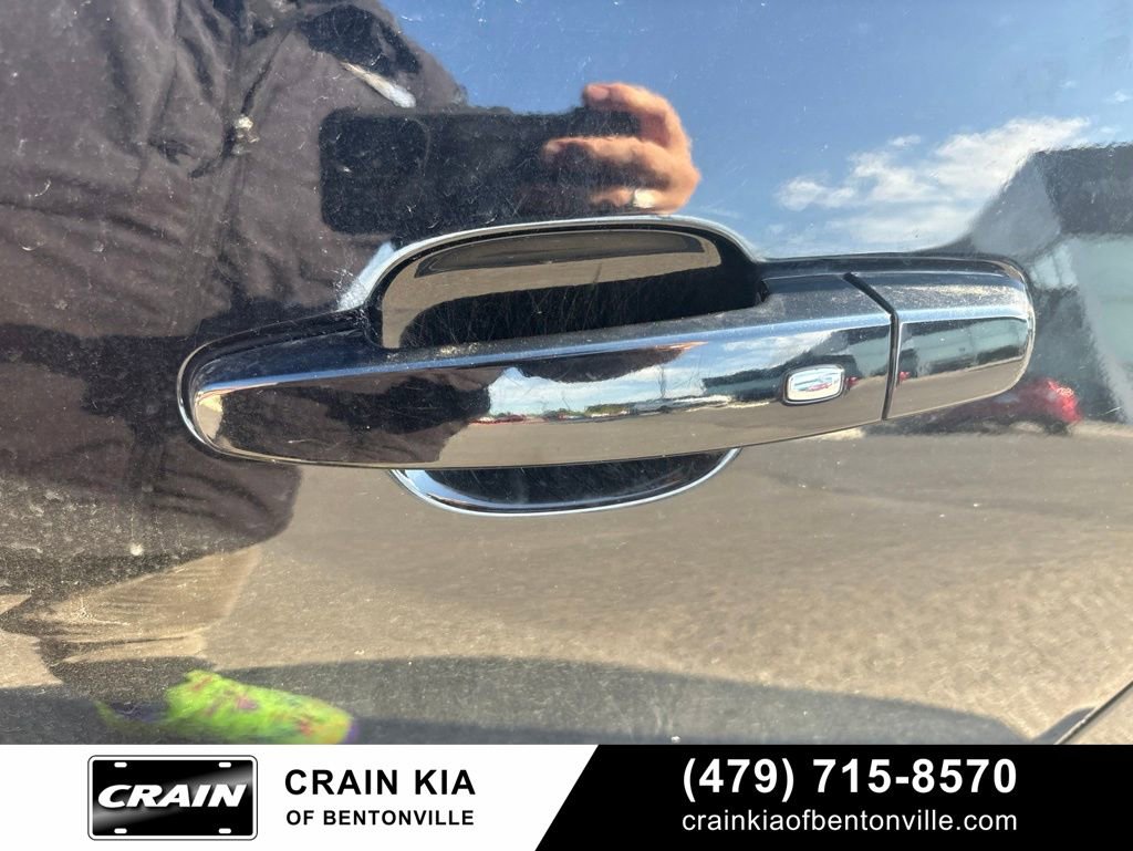 Used 2018 Chevrolet Camaro LT RWD image 9