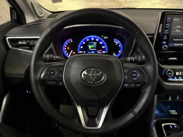 Used 2022 Toyota Corolla Cross XLE w/ Convenience Package image 17