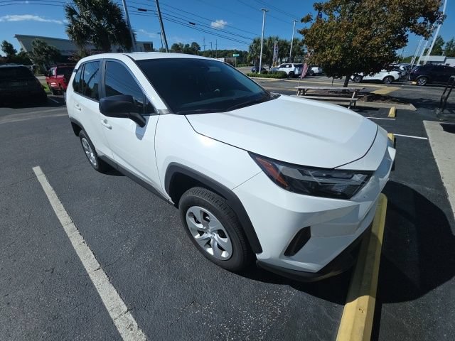 Used 2025 Toyota RAV4 LE AWD/4WD image 3