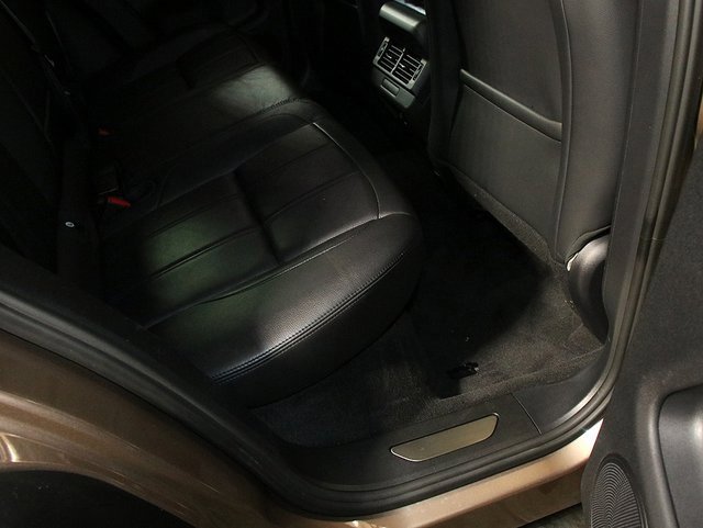 Used 2024 Land Rover Range Rover Evoque Dynamic SE image 32