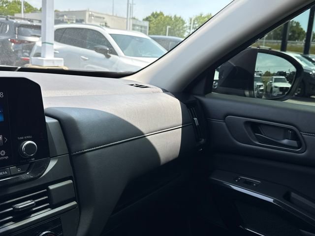 Used 2024 Nissan Pathfinder S AWD/4WD image 29