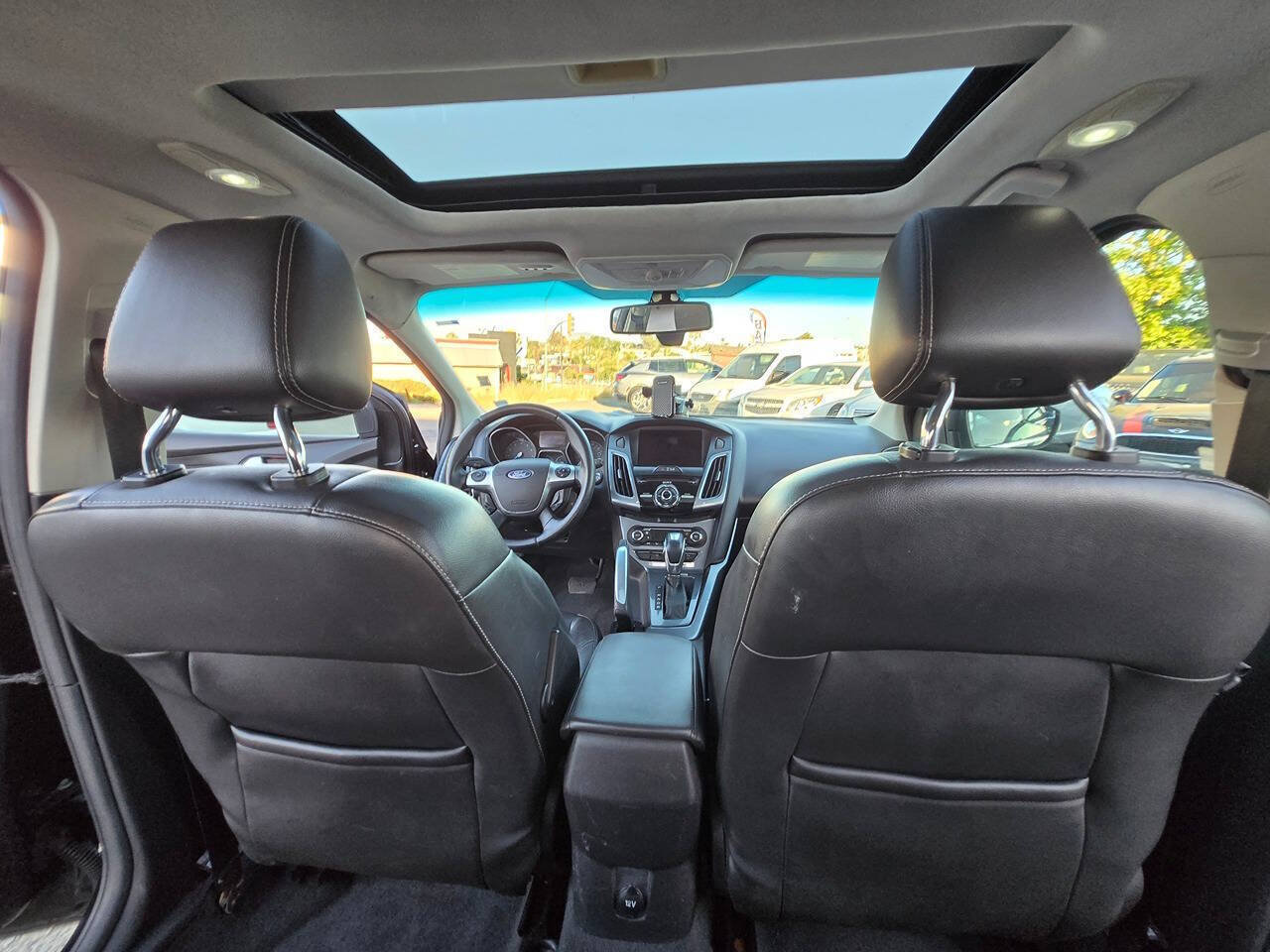 Used 2012 Ford Focus Titanium FWD image 34
