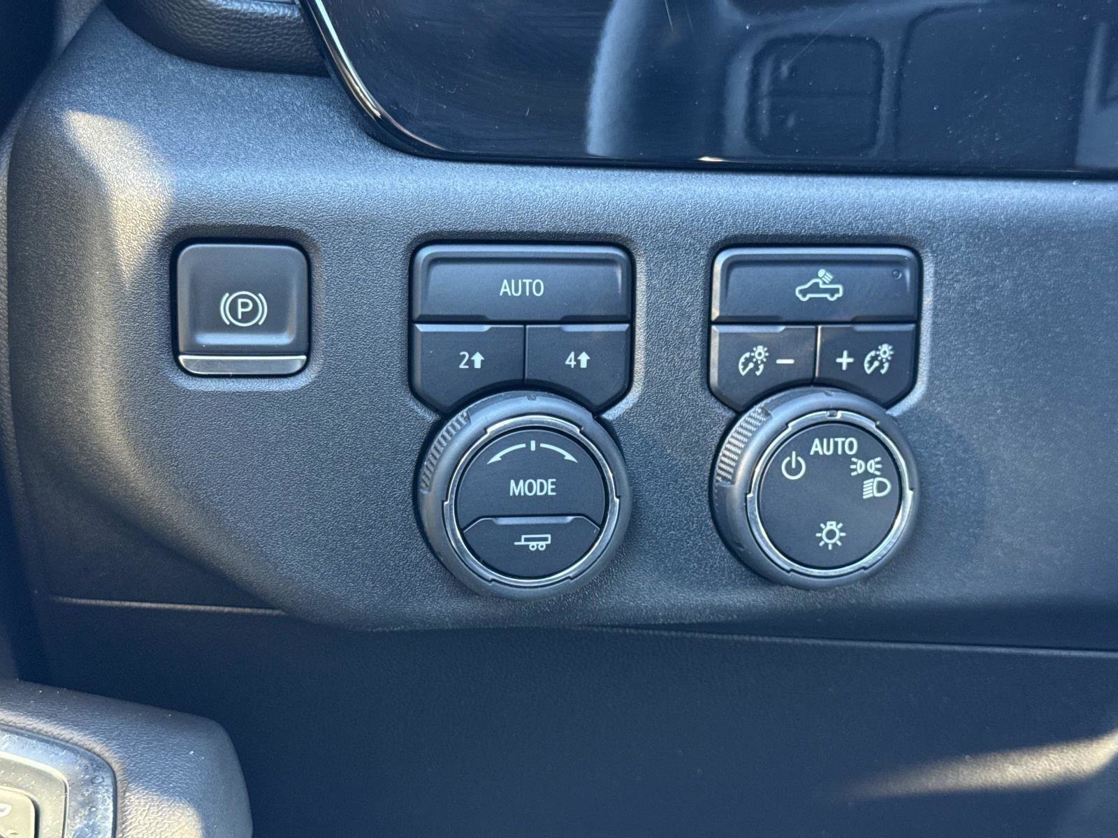 Used 2023 Chevrolet Silverado 1500 LT image 11