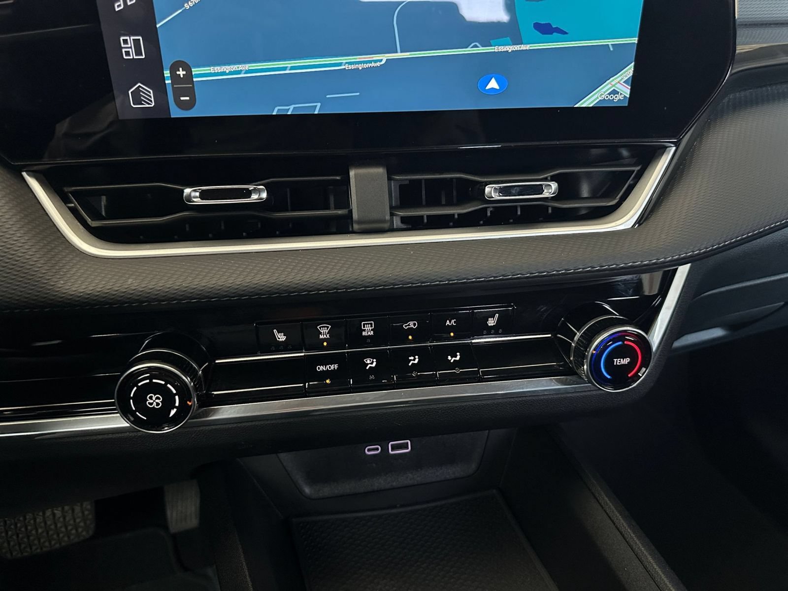 Used 2025 Chevrolet Equinox LT FWD image 17