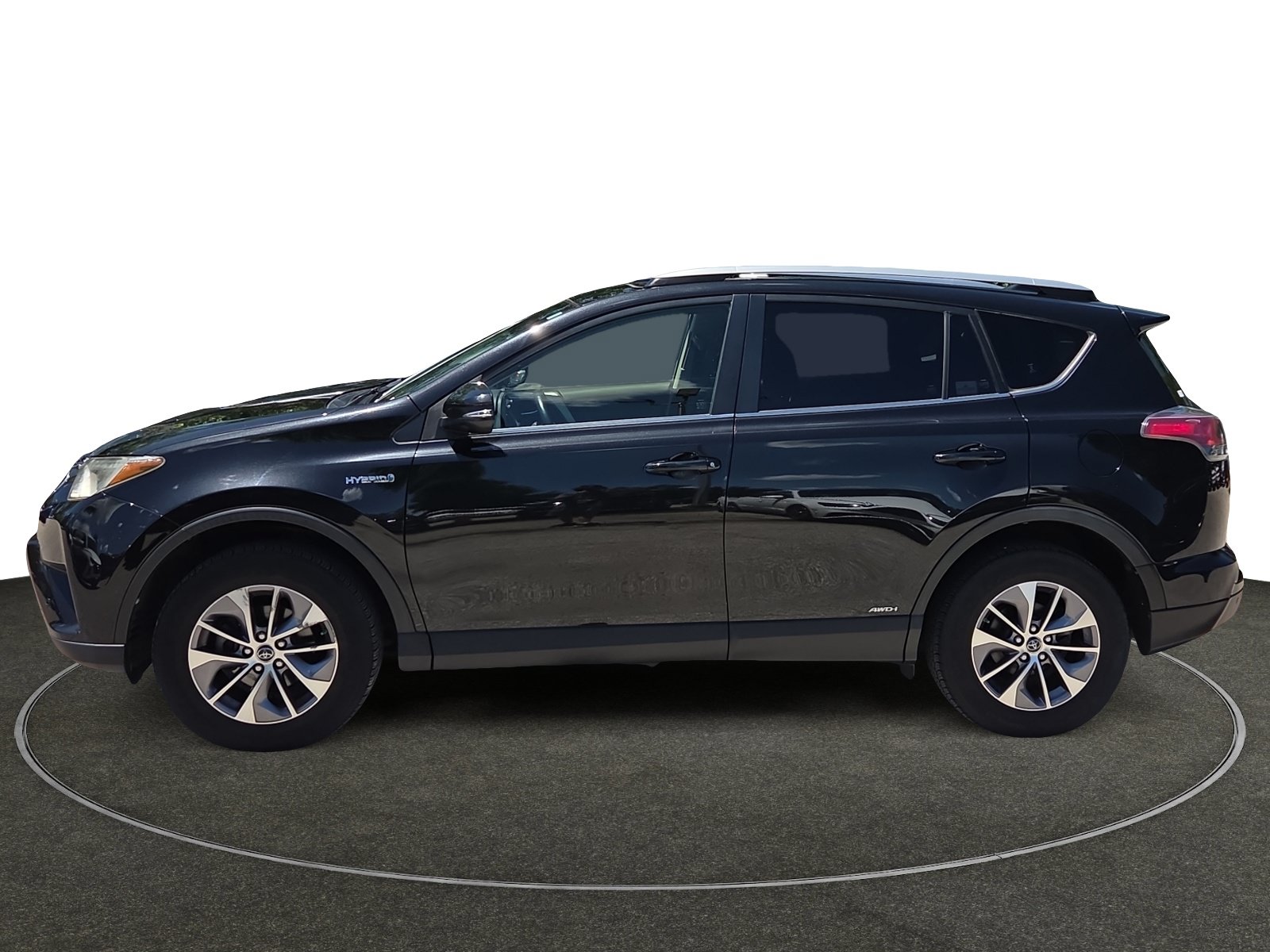 Used 2018 Toyota RAV4 XLE w/ Convenience Package AWD/4WD image 2