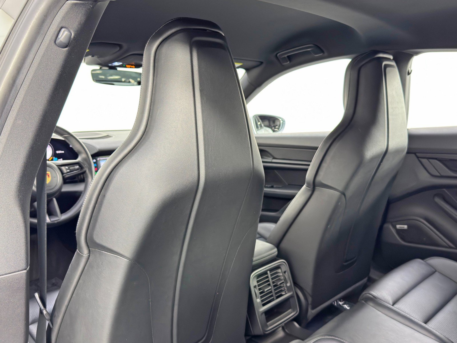 Used 2021 Porsche Taycan image 34