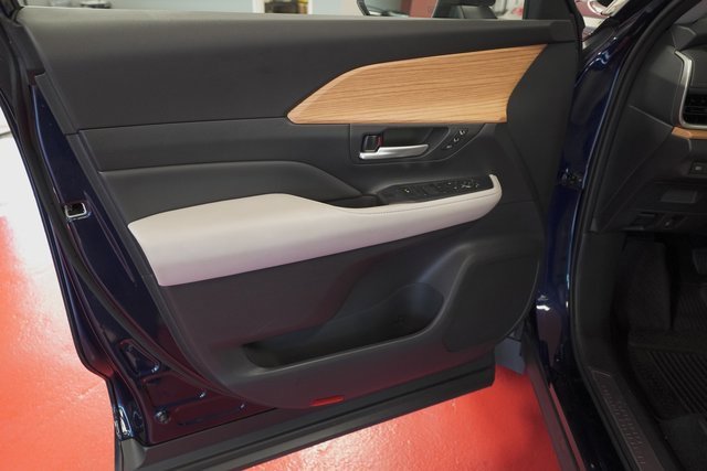 Used 2024 Toyota Grand Highlander Platinum image 9