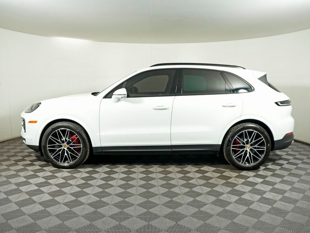 Certified 2024 Porsche Cayenne S w/ Premium Package Plus AWD/4WD image 2
