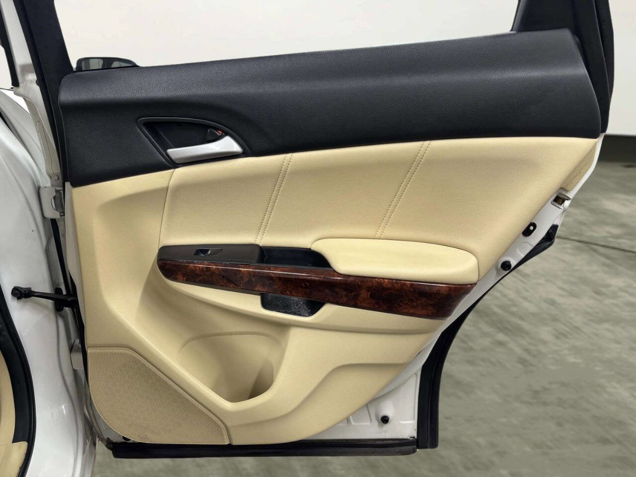 Used 2011 Honda Crosstour EX-L image 19