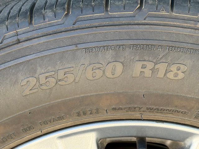 Used 2024 Nissan Pathfinder SV w/ Black Appearance Package image 10