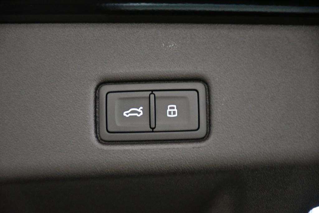 Used 2025 Audi Q5 Prestige AWD/4WD image 54