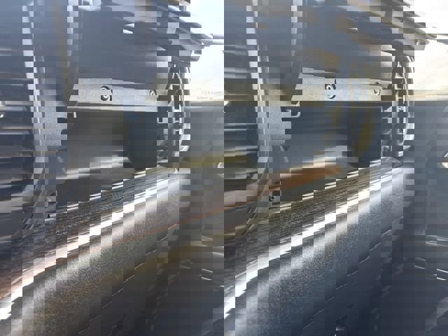 Used 2025 Chevrolet Silverado 1500 LT image 17