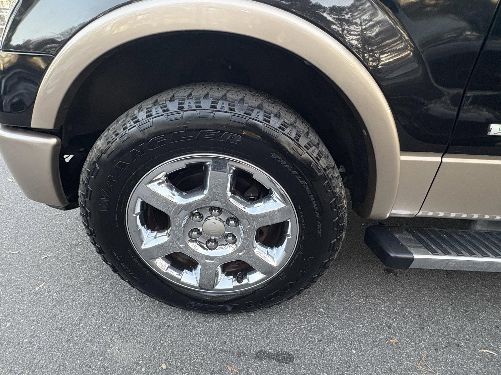 Used 2014 Ford F150 King Ranch w/ King Ranch Luxury Package image 16