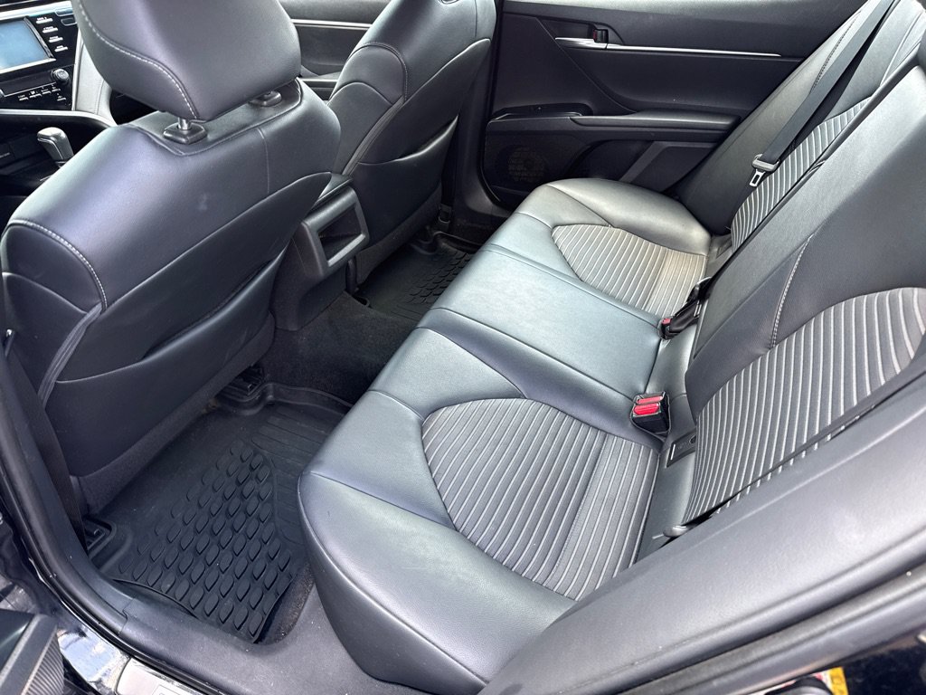 Used 2018 Toyota Camry SE w/ Convenience Package FWD image 8