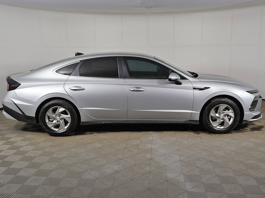 Used 2025 Hyundai Sonata SE image 12