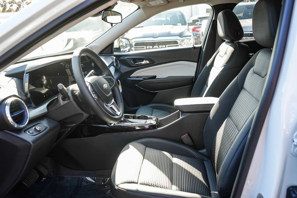 New 2026 Chevrolet Trax LT w/ Driver Confidence Package FWD image 16