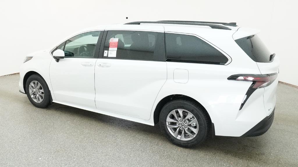 New 2026 Toyota Sienna XLE FWD image 8