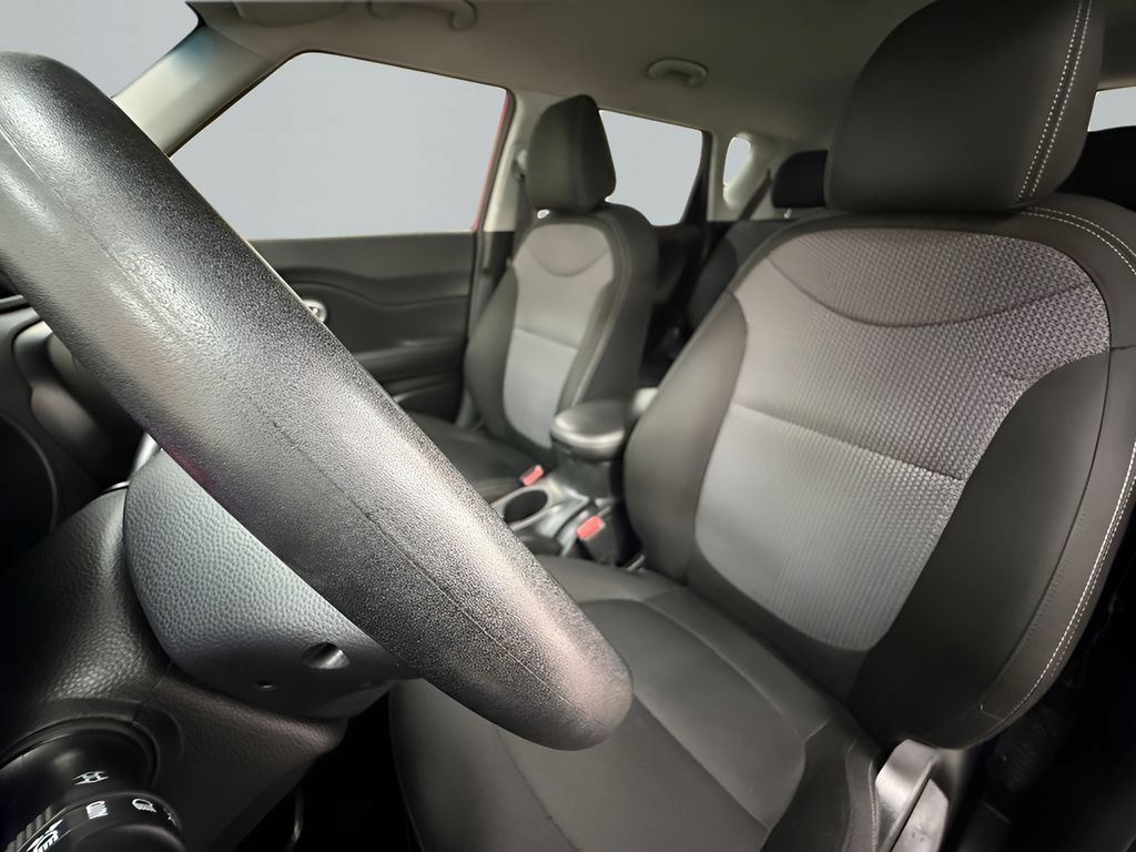 Used 2017 Kia Soul + FWD image 25