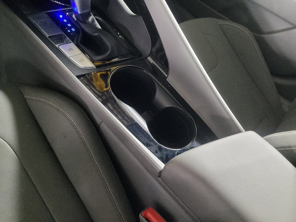 Used 2022 Hyundai Elantra SEL w/ Convenience Package FWD image 26