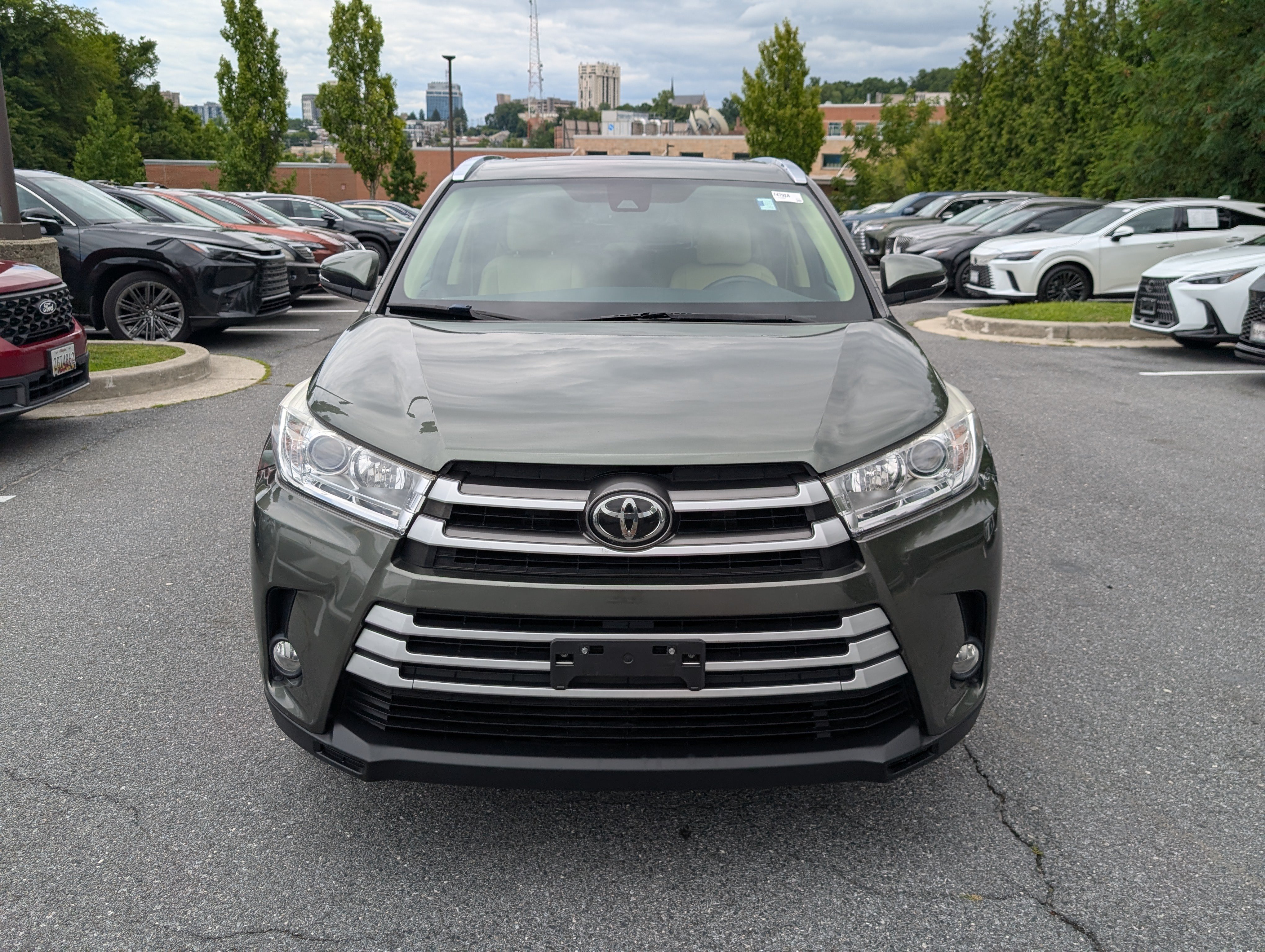 Used 2017 Toyota Highlander XLE AWD/4WD image 8