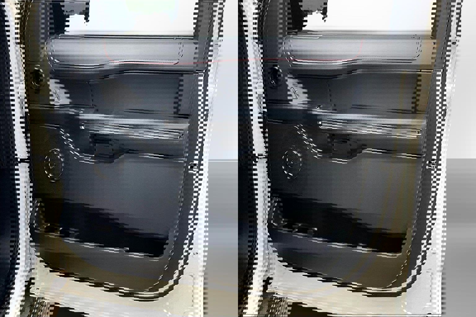 Used 2022 Ford Expedition Max Limited image 27