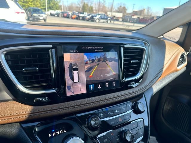 Used 2018 Chrysler Pacifica Limited w/ Tire & Wheel Group image 22