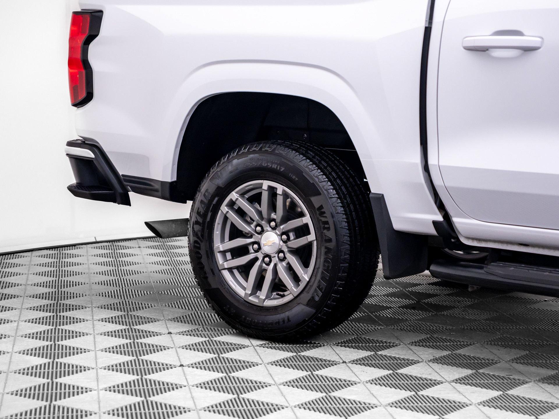 Used 2024 Chevrolet Colorado LT RWD image 31