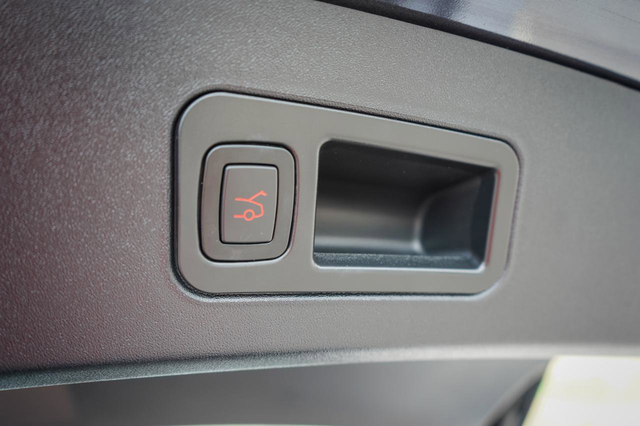 Used 2018 Tesla Model S 75D image 18