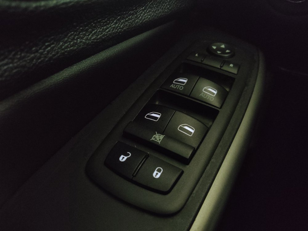 Used 2021 Jeep Cherokee Latitude FWD image 27