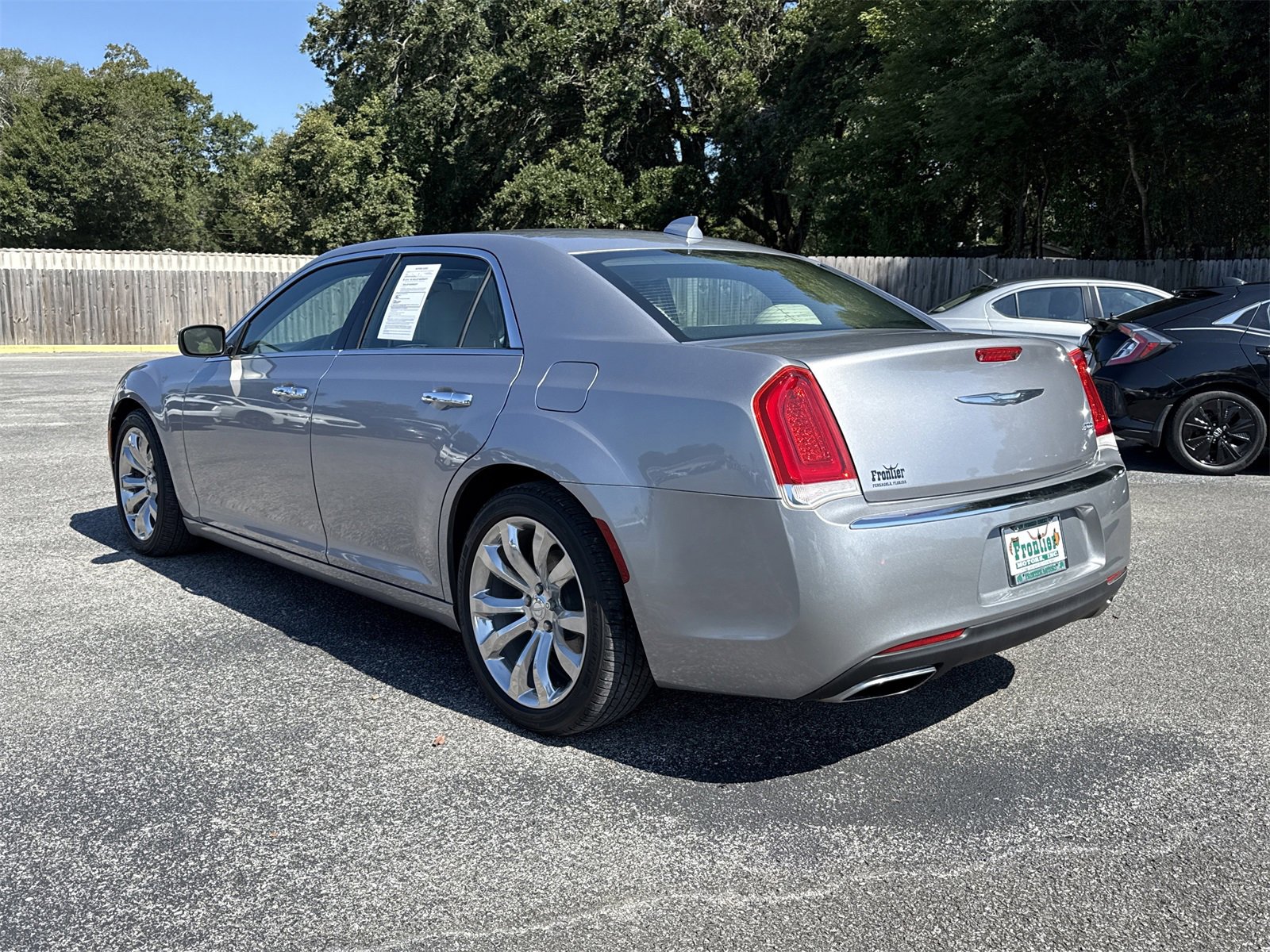 Used 2018 Chrysler 300 Limited image 3