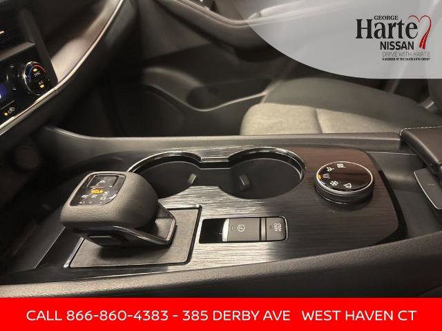 Certified 2025 Nissan Rogue SV image 13